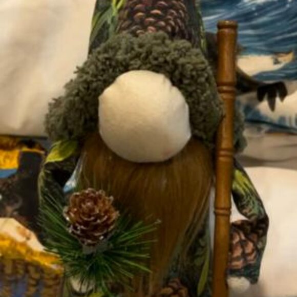 Handmade Adorable Rustic Gnome with Pinecone and lantern - Picture 4 of 4